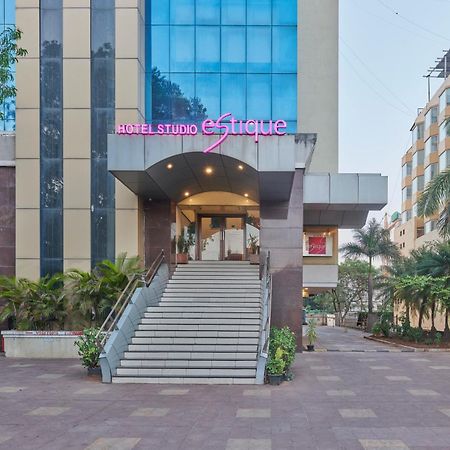 Hotel Studio Estique Pune Bagian luar foto