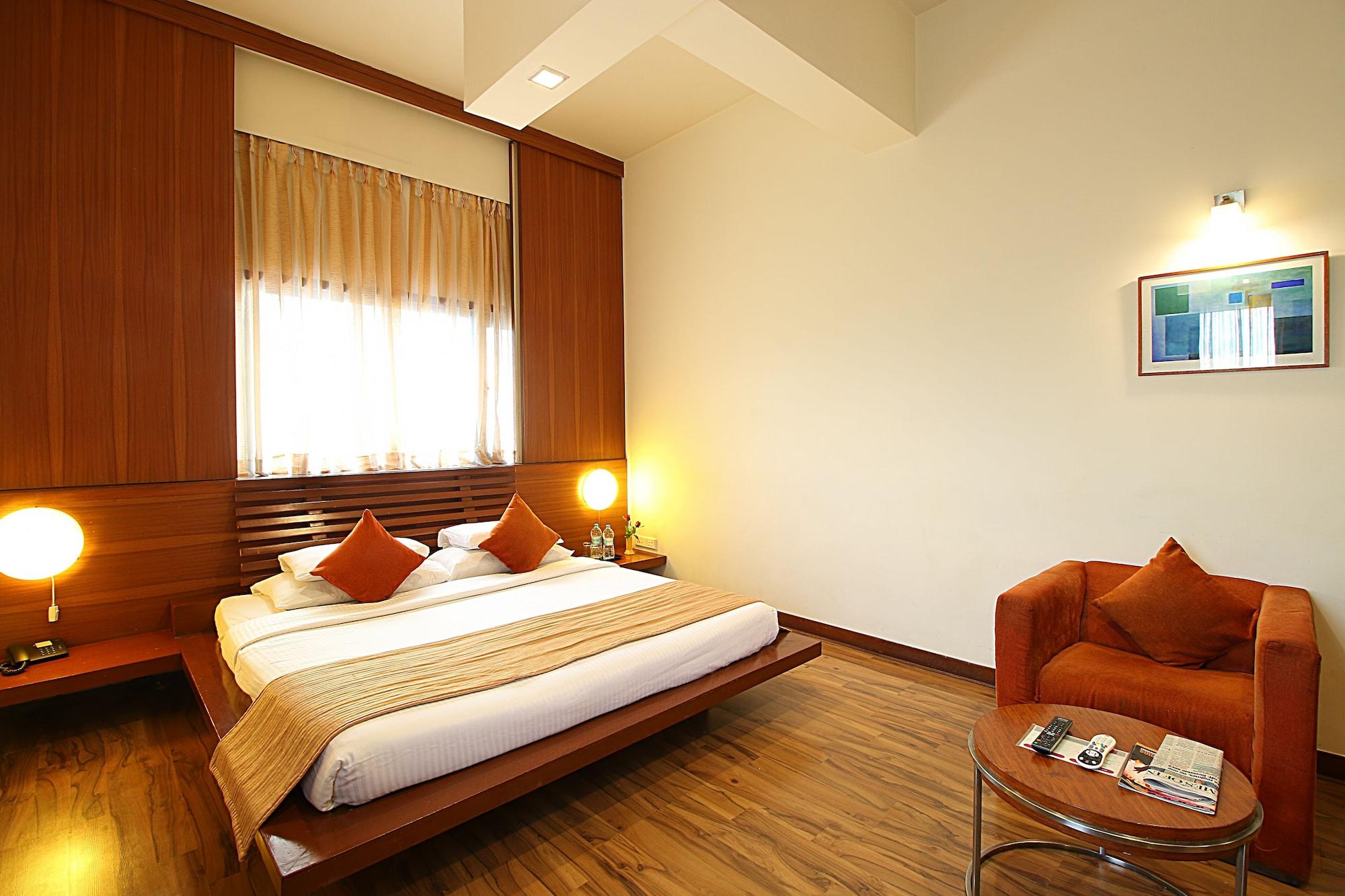 Hotel Studio Estique Pune Bagian luar foto