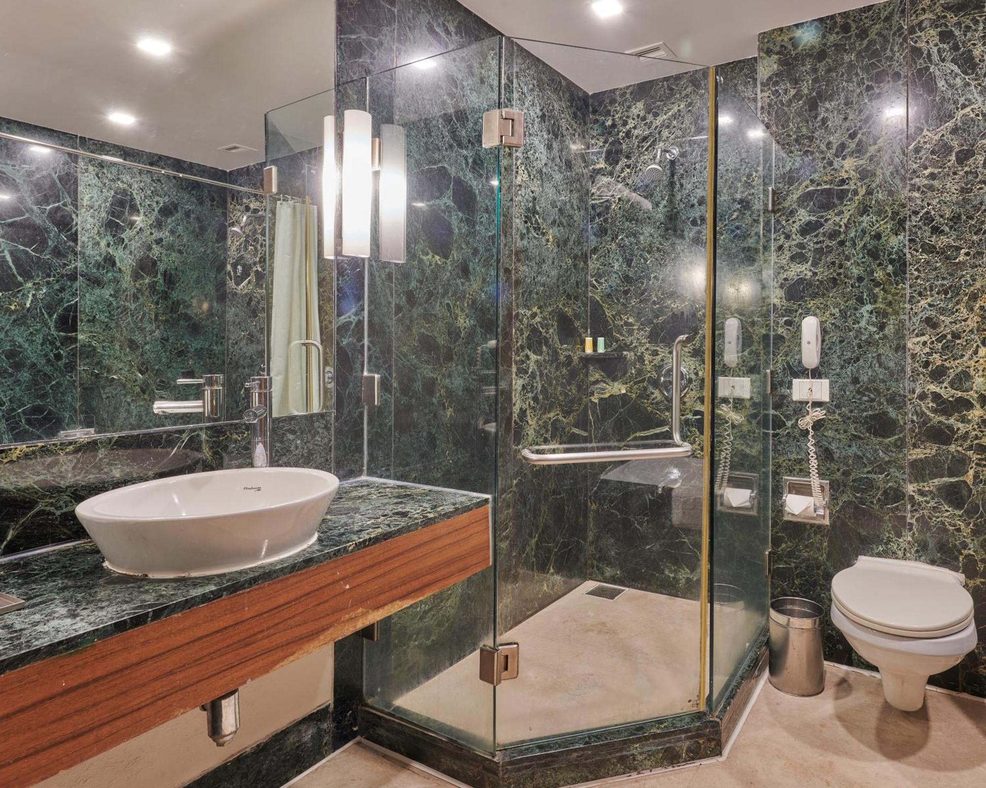 Hotel Studio Estique Pune Bagian luar foto