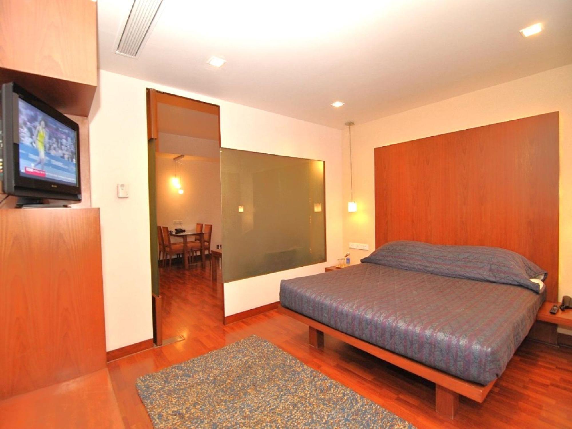 Hotel Studio Estique Pune Bagian luar foto