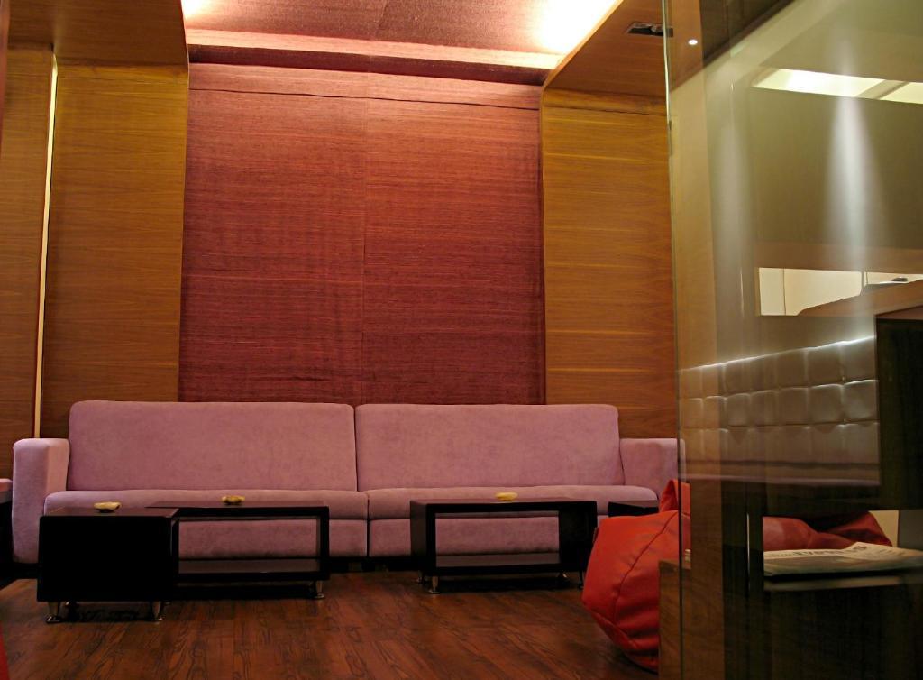 Hotel Studio Estique Pune Bagian luar foto