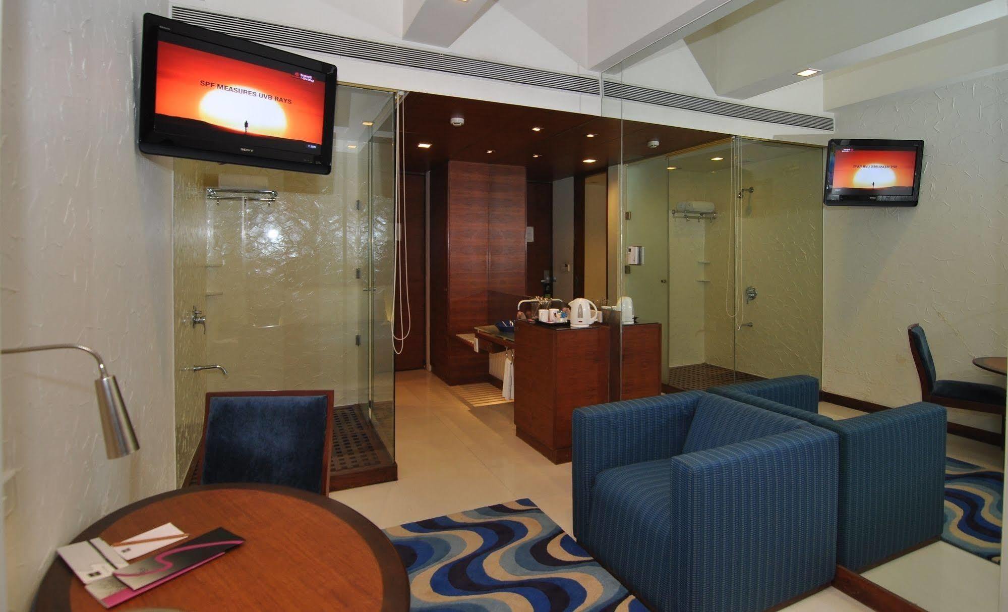 Hotel Studio Estique Pune Bagian luar foto